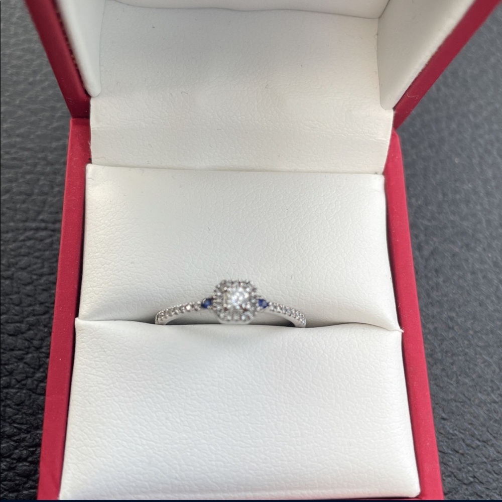 Diamond Ring - Picture 2 of 3